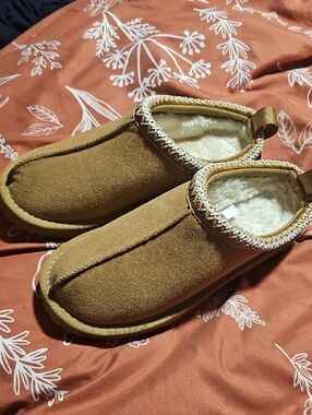 Cozy Slip-On Suede Lined Slippers - Tan